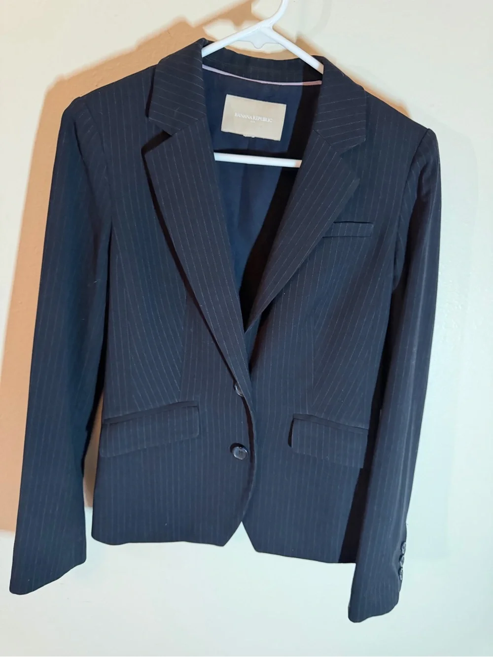 💙✨ Banana Republic Women’s Suit – Navy Pinstripe ✨📏 Size: 4R